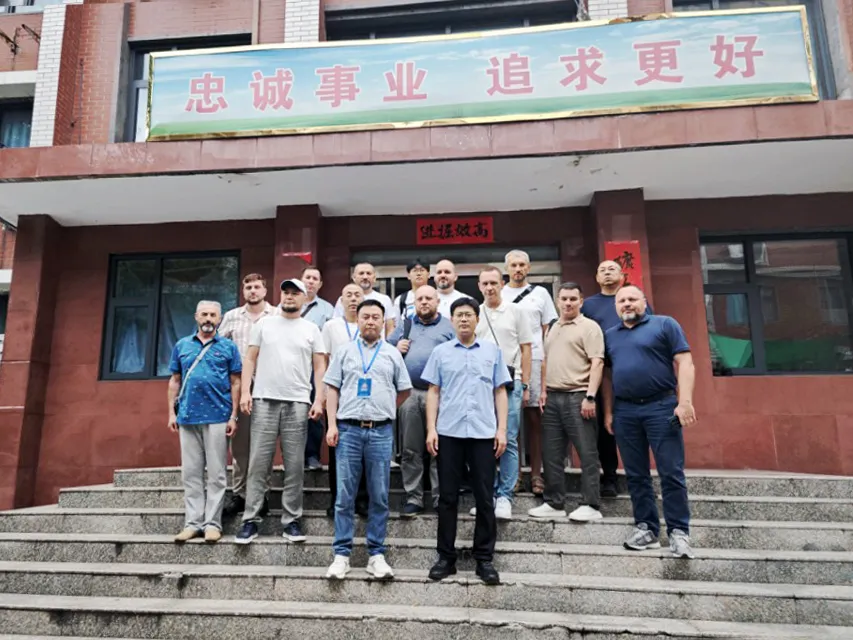 Russian Clients Visit Weishi Heavy Industry
