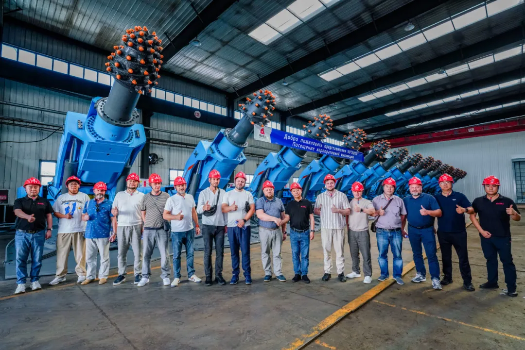 Russian Clients Visit Weishi Heavy Industry