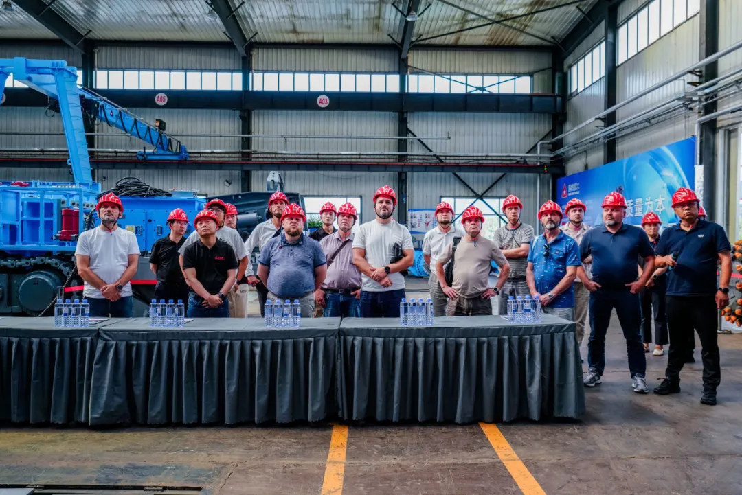 Russian Clients Visit Weishi Heavy Industry