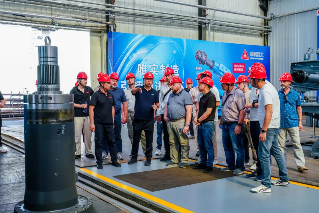 Russian Clients Visit Weishi Heavy Industry