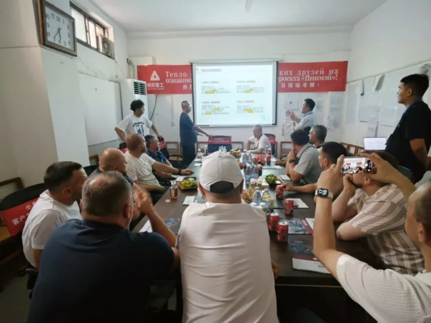Russian Clients Visit Weishi Heavy Industry