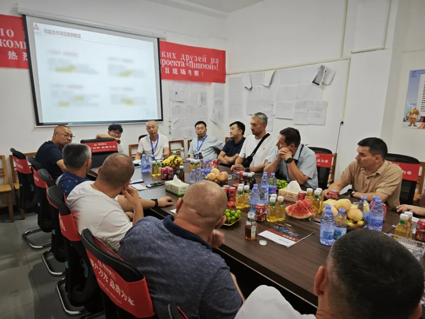 Russian Clients Visit Weishi Heavy Industry